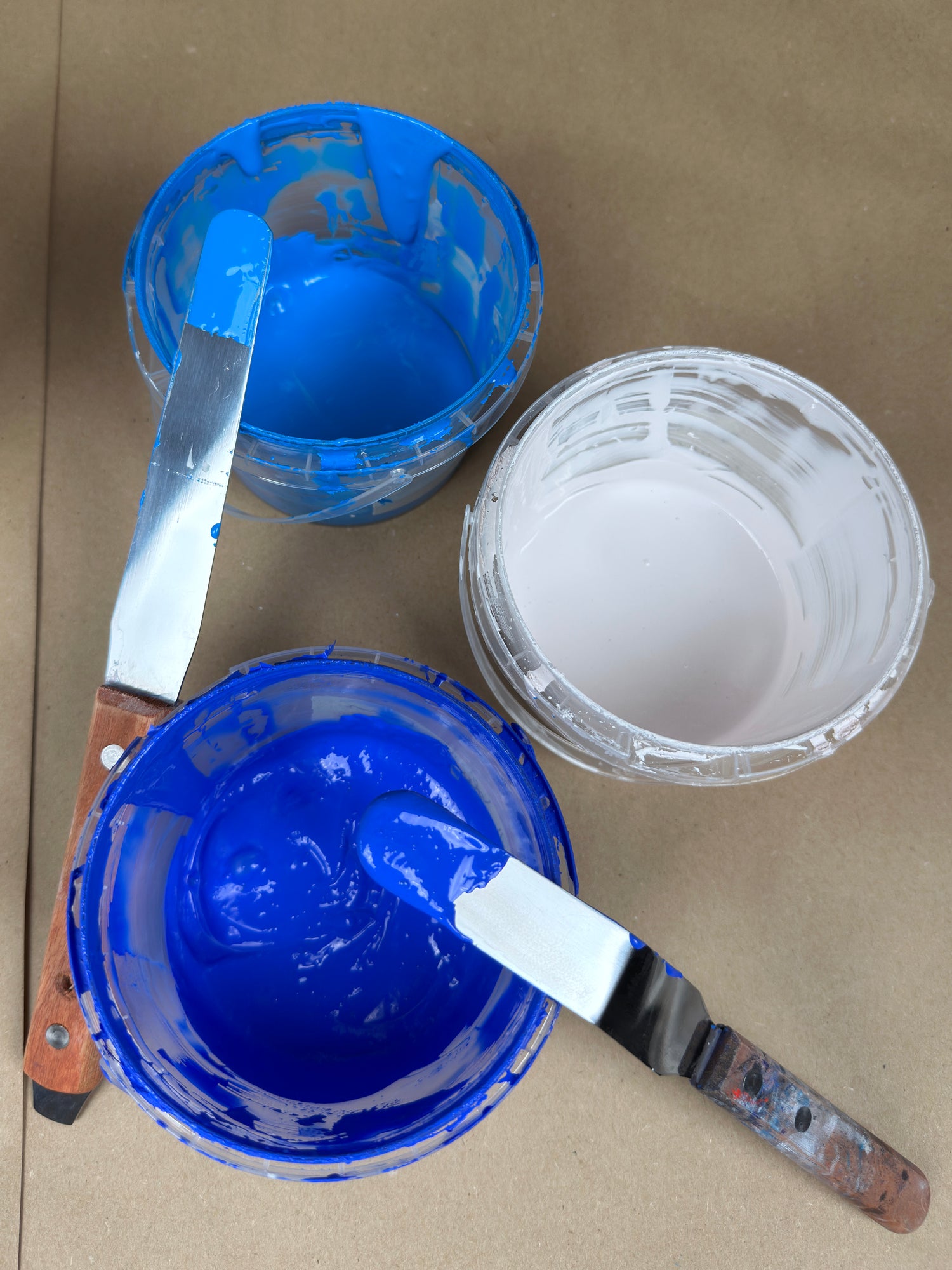 Silkscreen inks used for Data Blue and Data Stone: fluorescent blue, ultramarine, white